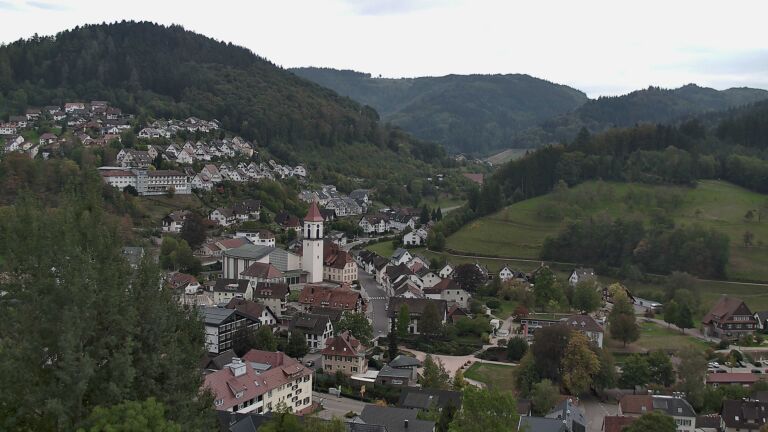 Dieses Bild zeigt eine Webcam-Aufnahme von Ottenhöfen, aufgenommen am Sonntag, den 04.10.2026 um 15:30 Uhr