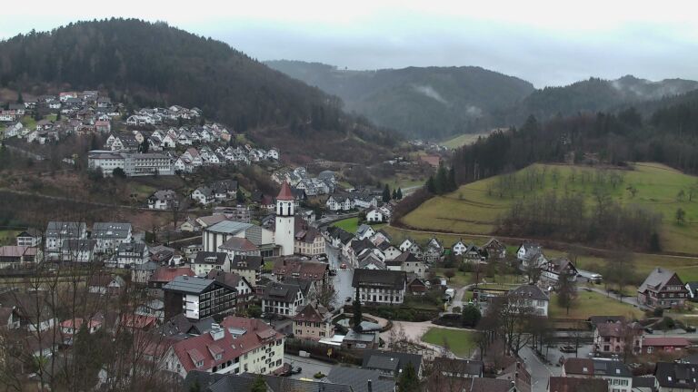 Dieses Bild zeigt eine Webcam-Aufnahme von Ottenhöfen, aufgenommen am Donnerstag, den 19.02.2026 um 17:20 Uhr