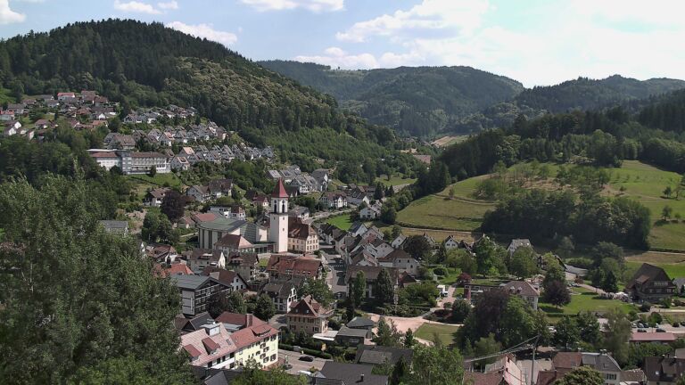 Dieses Bild zeigt eine Webcam-Aufnahme von Ottenhöfen, aufgenommen am Freitag, den 26.06.2026 um 15:40 Uhr