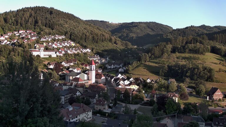 Dieses Bild zeigt eine Webcam-Aufnahme von Ottenhöfen, aufgenommen am Samstag, den 04.07.2026 um 20:30 Uhr