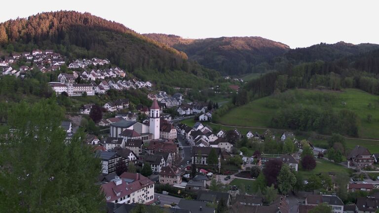 Dieses Bild zeigt eine Webcam-Aufnahme von Ottenhöfen, aufgenommen am Donnerstag, den 30.04.2026 um 20:20 Uhr
