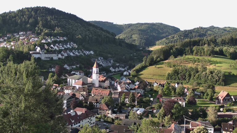 Dieses Bild zeigt eine Webcam-Aufnahme von Ottenhöfen, aufgenommen am Samstag, den 20.06.2026 um 07:10 Uhr