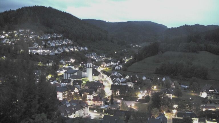 Dieses Bild zeigt eine Webcam-Aufnahme von Ottenhöfen, aufgenommen am Freitag, den 23.10.2026 um 18:50 Uhr