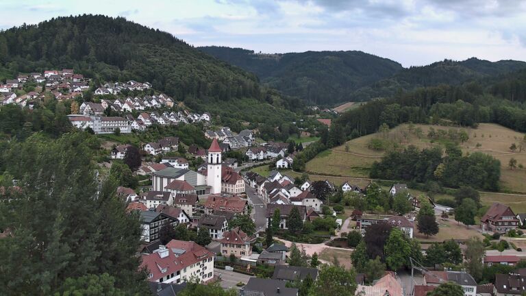 Dieses Bild zeigt eine Webcam-Aufnahme von Ottenhöfen, aufgenommen am Mittwoch, den 15.07.2026 um 21:00 Uhr