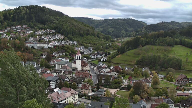 Dieses Bild zeigt eine Webcam-Aufnahme von Ottenhöfen, aufgenommen am Freitag, den 23.10.2026 um 14:30 Uhr