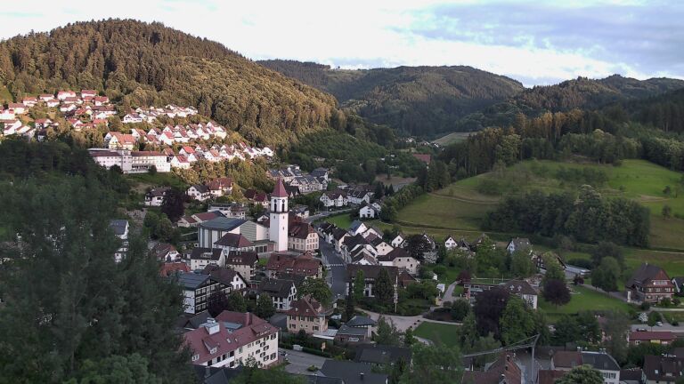 Dieses Bild zeigt eine Webcam-Aufnahme von Ottenhöfen, aufgenommen am Sonntag, den 14.06.2026 um 21:00 Uhr