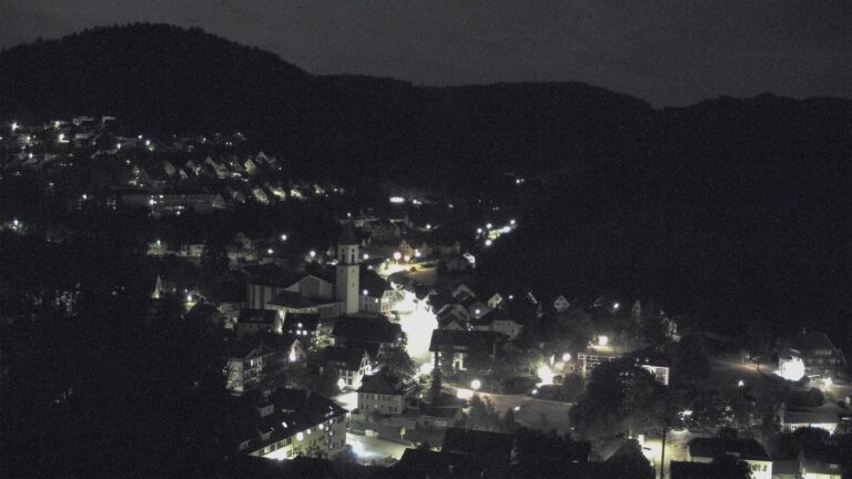 Dieses Bild zeigt eine Webcam-Aufnahme von Ottenhöfen, aufgenommen am Sonntag, den 02.08.2026 um 00:00 Uhr