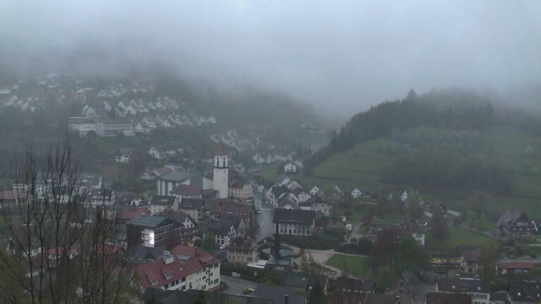 Dieses Bild zeigt eine Webcam-Aufnahme von Ottenhöfen, aufgenommen am Montag, den 13.04.2026 um 20:00 Uhr