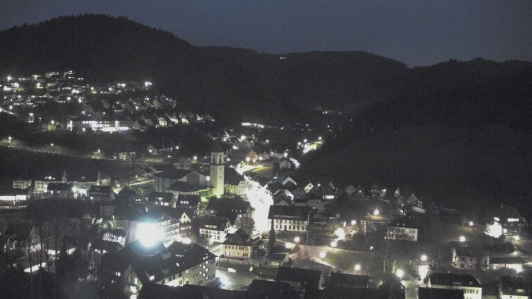 Dieses Bild zeigt eine Webcam-Aufnahme von Ottenhöfen, aufgenommen am Freitag, den 13.02.2026 um 18:30 Uhr