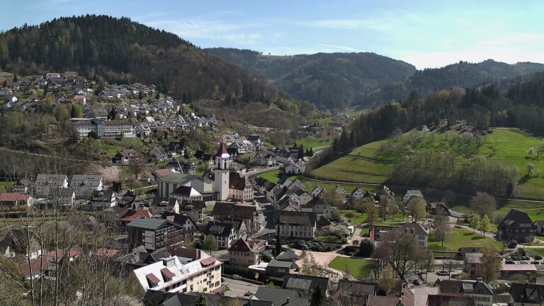 Dieses Bild zeigt eine Webcam-Aufnahme von Ottenhöfen, aufgenommen am Donnerstag, den 09.04.2026 um 15:10 Uhr