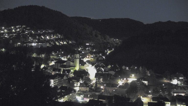 Dieses Bild zeigt eine Webcam-Aufnahme von Ottenhöfen, aufgenommen am Dienstag, den 06.10.2026 um 19:50 Uhr