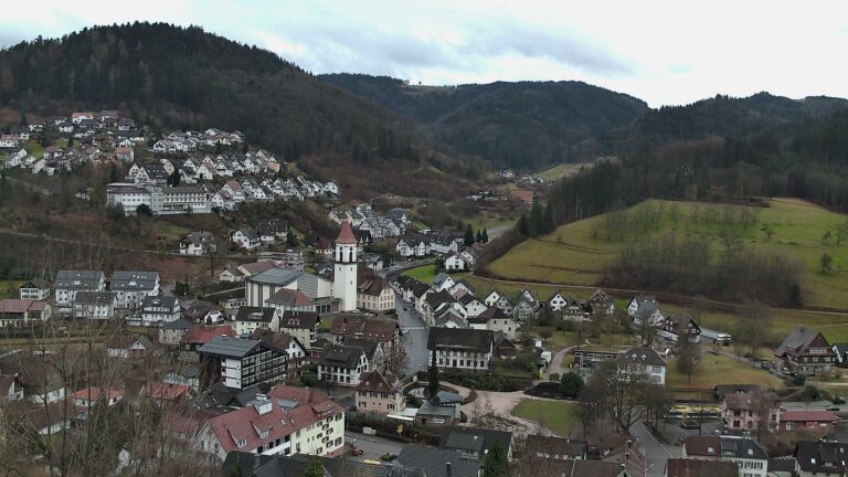 Dieses Bild zeigt eine Webcam-Aufnahme von Ottenhöfen, aufgenommen am Dienstag, den 03.02.2026 um 16:20 Uhr