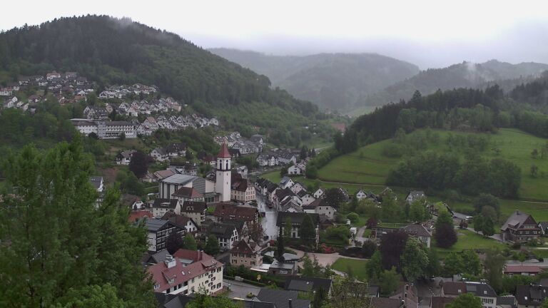 Dieses Bild zeigt eine Webcam-Aufnahme von Ottenhöfen, aufgenommen am Mittwoch, den 06.05.2026 um 19:20 Uhr