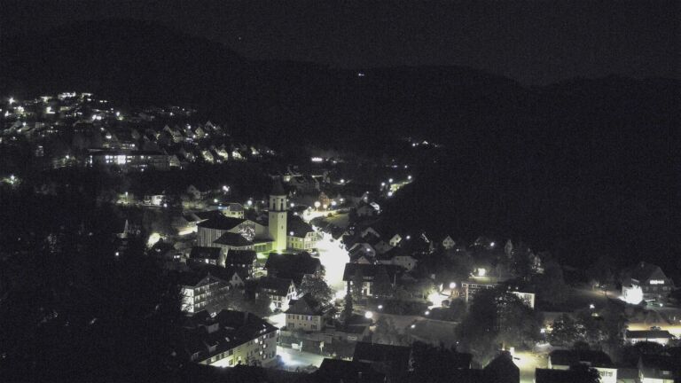 Dieses Bild zeigt eine Webcam-Aufnahme von Ottenhöfen, aufgenommen am Montag, den 05.10.2026 um 21:30 Uhr
