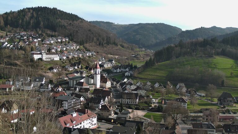 Dieses Bild zeigt eine Webcam-Aufnahme von Ottenhöfen, aufgenommen am Dienstag, den 24.03.2026 um 16:30 Uhr