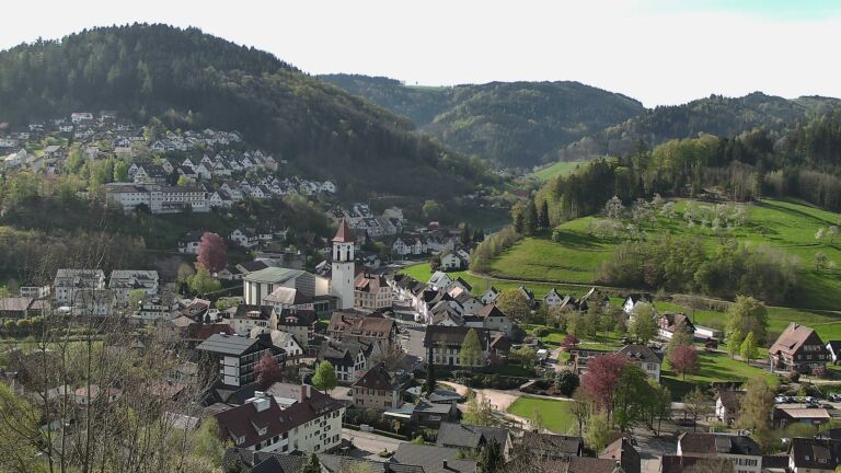 Dieses Bild zeigt eine Webcam-Aufnahme von Ottenhöfen, aufgenommen am Freitag, den 17.04.2026 um 09:40 Uhr