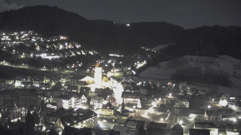 Dieses Bild zeigt eine Webcam-Aufnahme von Ottenhöfen, aufgenommen am Dienstag, den 30.12.2025 um 18:30 Uhr