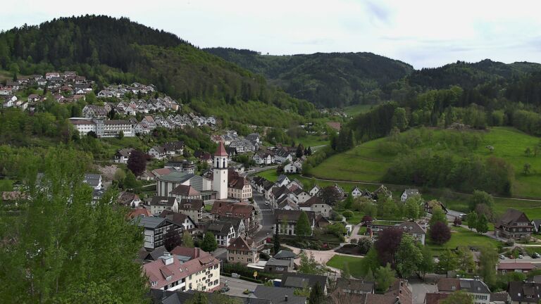 Dieses Bild zeigt eine Webcam-Aufnahme von Ottenhöfen, aufgenommen am Dienstag, den 28.04.2026 um 16:20 Uhr