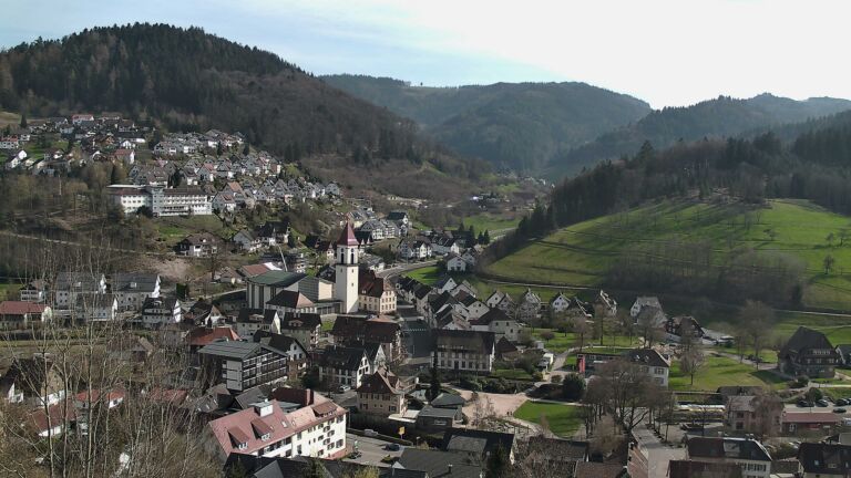 Dieses Bild zeigt eine Webcam-Aufnahme von Ottenhöfen, aufgenommen am Dienstag, den 24.03.2026 um 15:10 Uhr