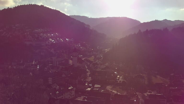 Dieses Bild zeigt eine Webcam-Aufnahme von Ottenhöfen, aufgenommen am Donnerstag, den 25.12.2025 um 11:50 Uhr