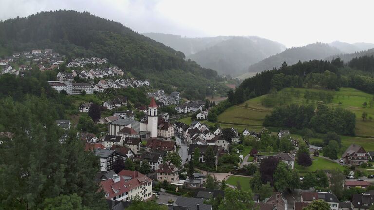 Dieses Bild zeigt eine Webcam-Aufnahme von Ottenhöfen, aufgenommen am Donnerstag, den 11.06.2026 um 10:30 Uhr