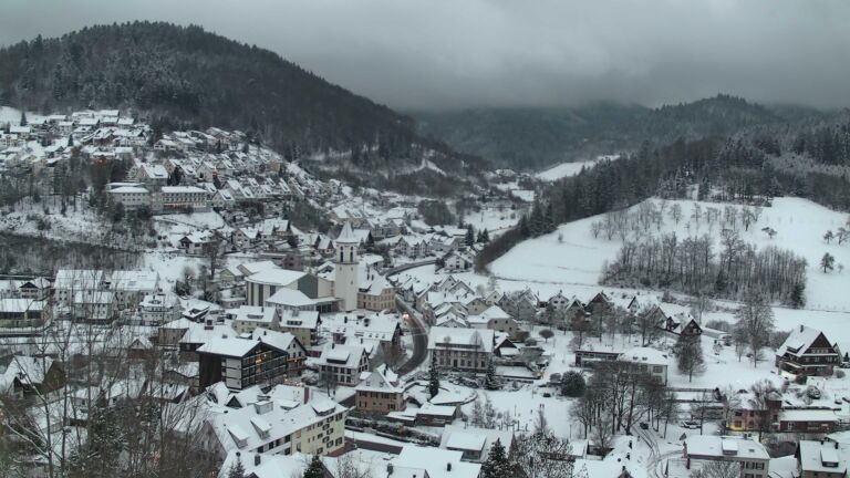 Dieses Bild zeigt eine Webcam-Aufnahme von Ottenhöfen, aufgenommen am Samstag, den 03.01.2026 um 16:40 Uhr