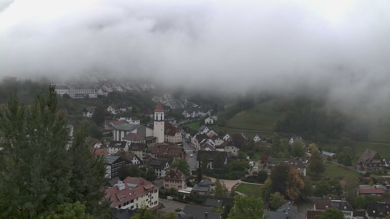 Dieses Bild zeigt eine Webcam-Aufnahme von Ottenhöfen, aufgenommen am Sonntag, den 18.10.2026 um 10:00 Uhr