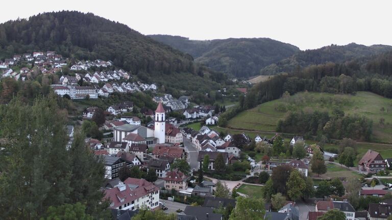 Dieses Bild zeigt eine Webcam-Aufnahme von Ottenhöfen, aufgenommen am Sonntag, den 20.09.2026 um 07:10 Uhr