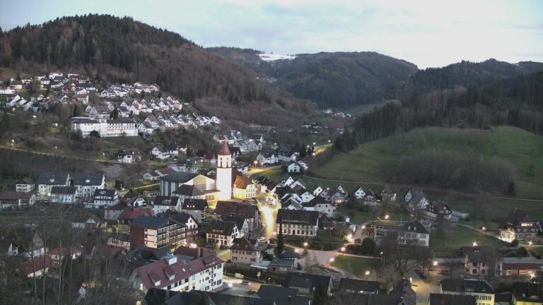 Dieses Bild zeigt eine Webcam-Aufnahme von Ottenhöfen, aufgenommen am Freitag, den 27.03.2026 um 19:20 Uhr