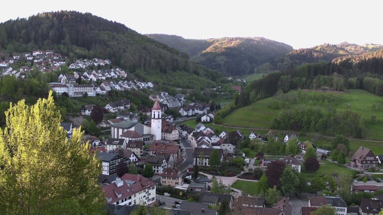 Dieses Bild zeigt eine Webcam-Aufnahme von Ottenhöfen, aufgenommen am Donnerstag, den 30.04.2026 um 07:00 Uhr