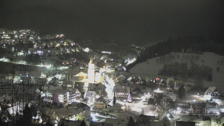 Dieses Bild zeigt eine Webcam-Aufnahme von Ottenhöfen, aufgenommen am Dienstag, den 06.01.2026 um 19:30 Uhr