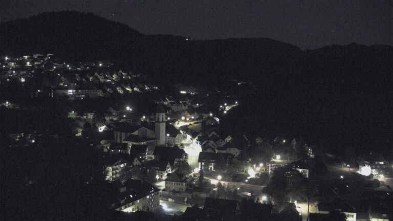 Dieses Bild zeigt eine Webcam-Aufnahme von Ottenhöfen, aufgenommen am Sonntag, den 12.07.2026 um 23:00 Uhr