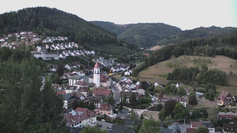 Dieses Bild zeigt eine Webcam-Aufnahme von Ottenhöfen, aufgenommen am Donnerstag, den 06.08.2026 um 05:40 Uhr