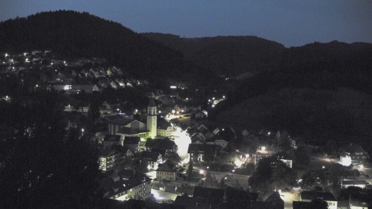 Dieses Bild zeigt eine Webcam-Aufnahme von Ottenhöfen, aufgenommen am Sonntag, den 16.08.2026 um 05:30 Uhr
