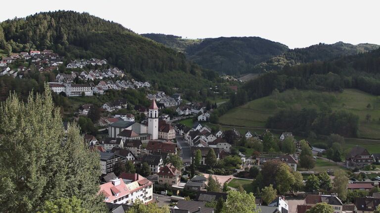Dieses Bild zeigt eine Webcam-Aufnahme von Ottenhöfen, aufgenommen am Montag, den 14.09.2026 um 16:00 Uhr