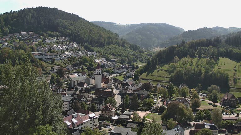 Dieses Bild zeigt eine Webcam-Aufnahme von Ottenhöfen, aufgenommen am Dienstag, den 22.09.2026 um 13:30 Uhr
