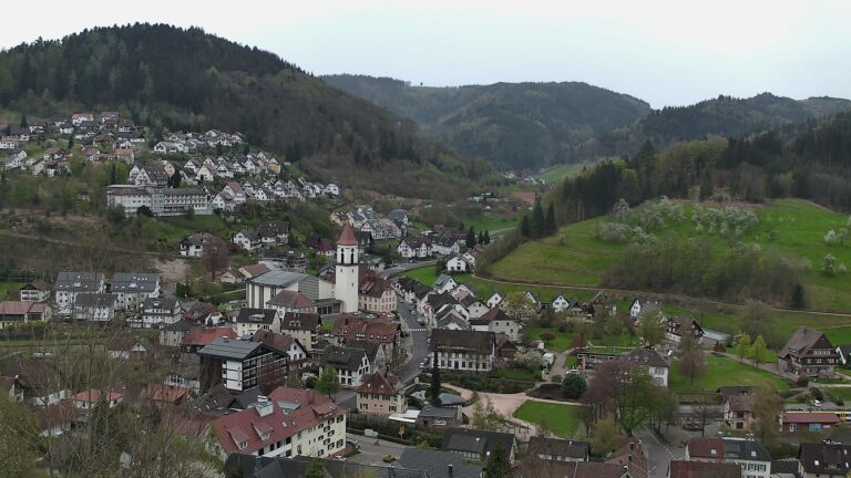 Dieses Bild zeigt eine Webcam-Aufnahme von Ottenhöfen, aufgenommen am Samstag, den 11.04.2026 um 18:40 Uhr