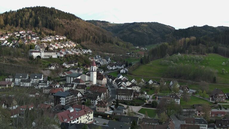 Dieses Bild zeigt eine Webcam-Aufnahme von Ottenhöfen, aufgenommen am Donnerstag, den 09.04.2026 um 19:40 Uhr