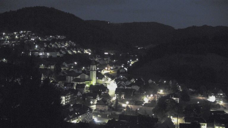 Dieses Bild zeigt eine Webcam-Aufnahme von Ottenhöfen, aufgenommen am Samstag, den 18.07.2026 um 22:30 Uhr