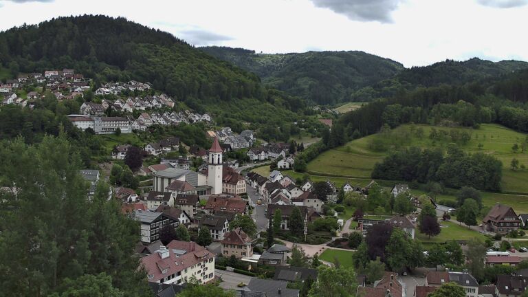 Dieses Bild zeigt eine Webcam-Aufnahme von Ottenhöfen, aufgenommen am Mittwoch, den 03.06.2026 um 12:50 Uhr