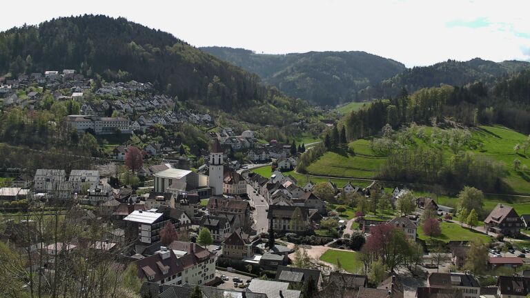 Dieses Bild zeigt eine Webcam-Aufnahme von Ottenhöfen, aufgenommen am Donnerstag, den 16.04.2026 um 11:50 Uhr