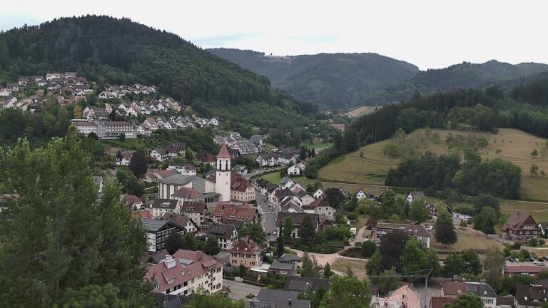 Dieses Bild zeigt eine Webcam-Aufnahme von Ottenhöfen, aufgenommen am Mittwoch, den 15.07.2026 um 12:00 Uhr