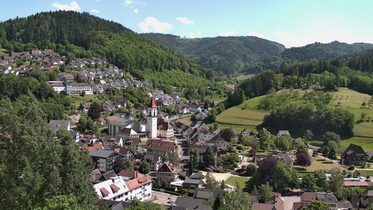 Dieses Bild zeigt eine Webcam-Aufnahme von Ottenhöfen, aufgenommen am Samstag, den 23.05.2026 um 15:40 Uhr