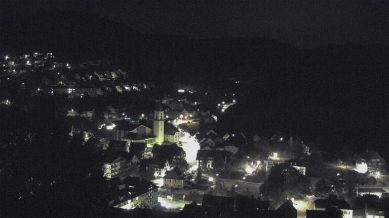 Dieses Bild zeigt eine Webcam-Aufnahme von Ottenhöfen, aufgenommen am Dienstag, den 18.08.2026 um 05:00 Uhr