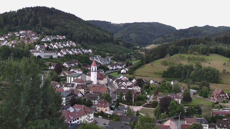 Dieses Bild zeigt eine Webcam-Aufnahme von Ottenhöfen, aufgenommen am Dienstag, den 07.07.2026 um 06:40 Uhr