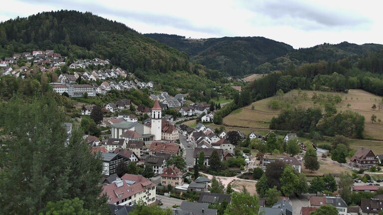 Dieses Bild zeigt eine Webcam-Aufnahme von Ottenhöfen, aufgenommen am Donnerstag, den 20.08.2026 um 11:10 Uhr
