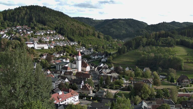 Dieses Bild zeigt eine Webcam-Aufnahme von Ottenhöfen, aufgenommen am Donnerstag, den 17.09.2026 um 17:50 Uhr