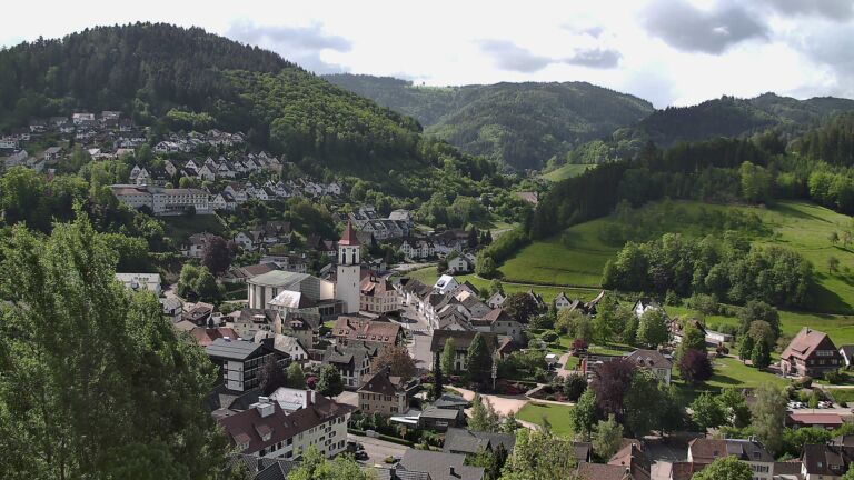 Dieses Bild zeigt eine Webcam-Aufnahme von Ottenhöfen, aufgenommen am Dienstag, den 12.05.2026 um 10:20 Uhr