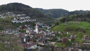 Dieses Bild zeigt eine Webcam-Aufnahme von Ottenhöfen, aufgenommen am Samstag, den 18.04.2026 um 07:00 Uhr