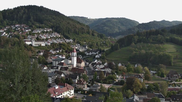 Dieses Bild zeigt eine Webcam-Aufnahme von Ottenhöfen, aufgenommen am Dienstag, den 29.09.2026 um 17:10 Uhr